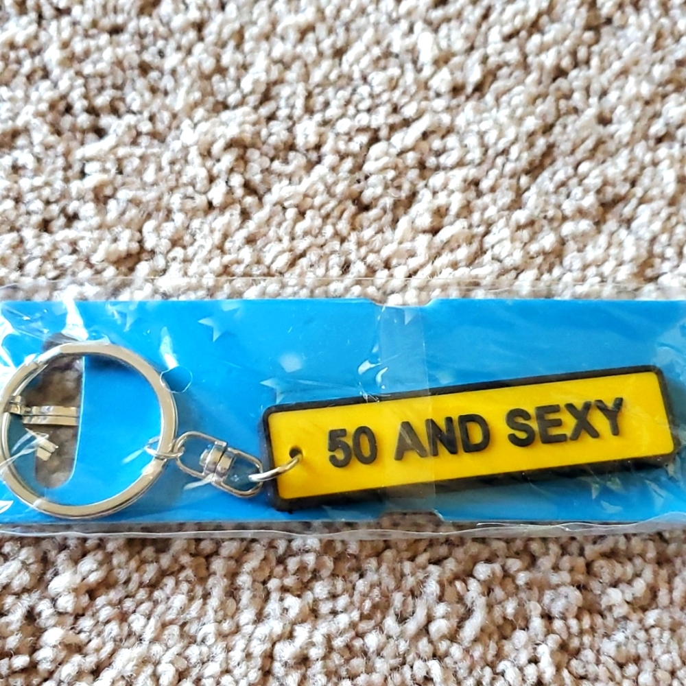 Key chain + Free 🎁